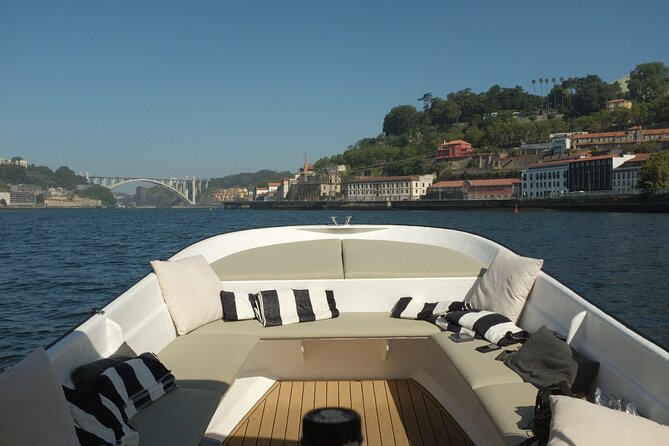 Porto: Douro River Boat Cruise with Port Wine and Snacks - When to book and how to handle weather reality