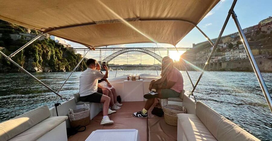 Porto: Douro River Boat Cruise with Port Wine Tasting - Ribeira and Cais de Gaia: the Douro corridor where the city breathes