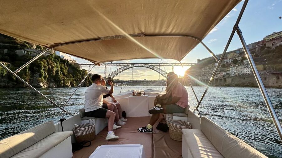 Porto: Douro River Boat Cruise with Port Wine Tasting - Port wine tasting on board: what you’re actually paying for