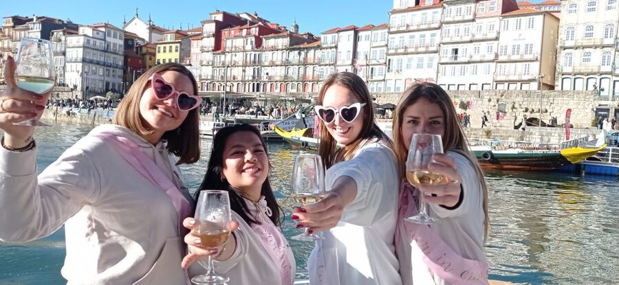 Porto: Douro River Boat Tour w/ Portuguese Wines & Tasting - Who Should Book This Douro Wine Cruise?