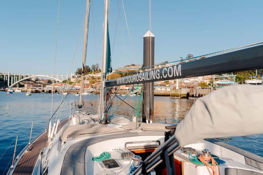 Porto: Douro River Boat Tour with Wine Tasting - The onboard guide energy: Inês, António, and the right amount of commentary
