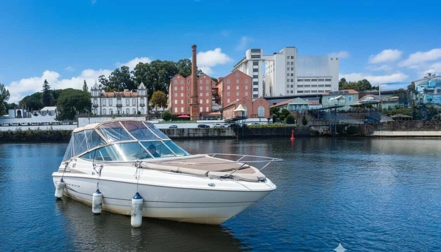 Porto: Douro River Cruise & Boat Tour with Port Wine Tasting - Marina do Freixo to the Douro, a start that feels local