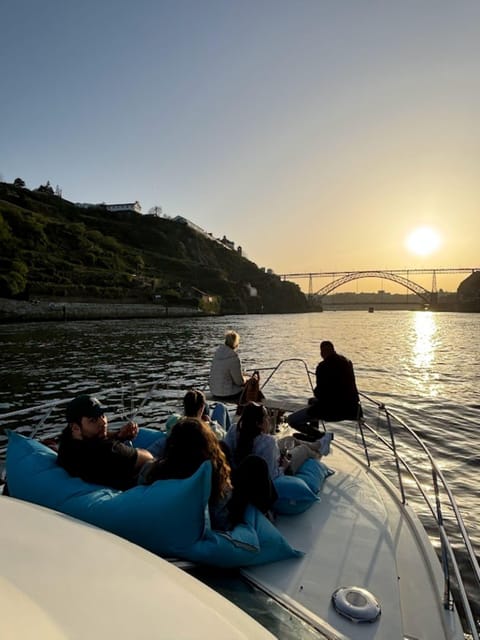 Porto: Douro River Cruise / Welcome Drink/with sunset option - Meeting at Pontoon C, then letting the river do the work
