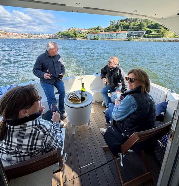Porto: Douro River Cruise / Welcome Drink/with sunset option - A 2-hour Douro ride that actually shows you Porto and Gaia