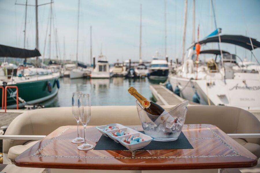 Porto: Douro River Cruise with Welcome Drink & Snacks - Should You Book This Porto Douro River Cruise?