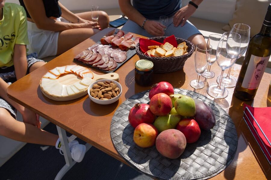 Porto: Douro Valley & Amarante Wine, Food & River Tour - Quinta visit: seeing Port production and tasting it in context