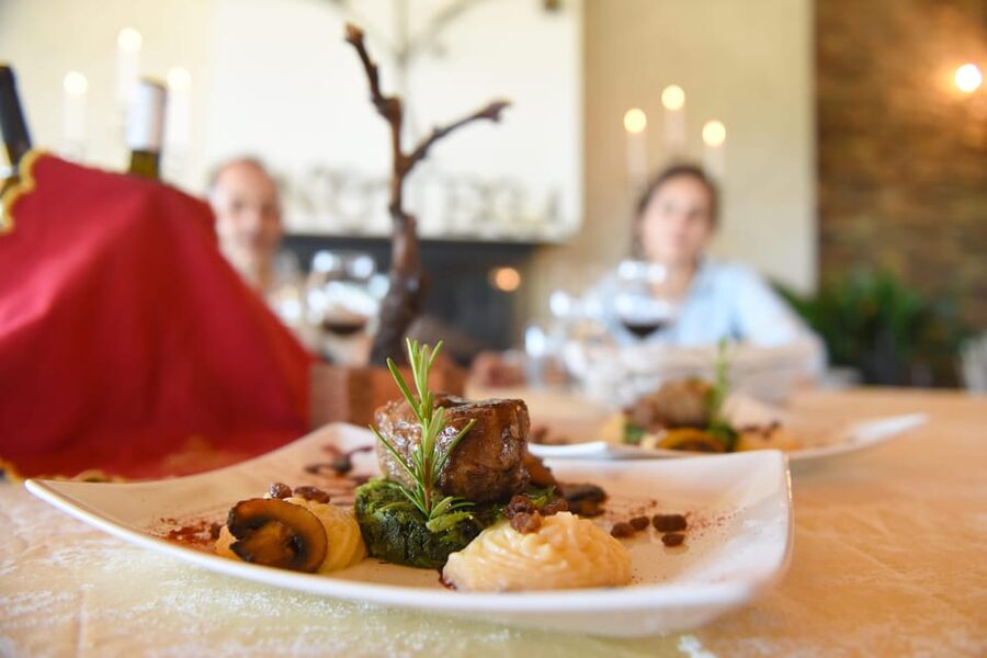Porto: Douro Valley Day Trip with Lunch and Favaios Village - Who this tour fits best (and who should think twice)