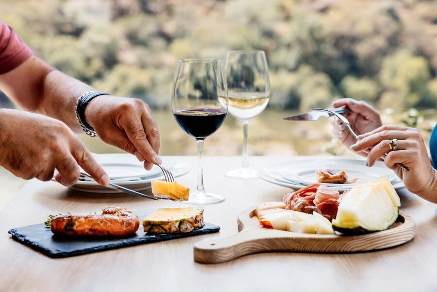 Porto: Douro Valley Full-Day Boat, Train, and Lunch Tour - How the Douro Valley route works: minivan to boat to train
