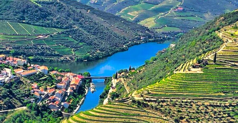 Porto: Douro Valley Private Tour 2 Vineyards & River Cruise - Porto to Douro Valley viewpoints: why the drive is part of the payoff