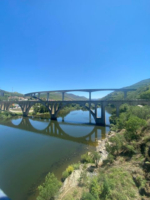 Porto: Douro Valley Tour with 2 Wineries, Lunch and Cruise - Miradouro stops in between, and why timing matters