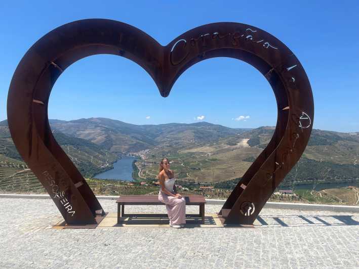 Porto: Douro Valley Wine Tour with a Sommelier & Boat Trip - Vinho Verde morning at the family winery (plus those Port party tricks)
