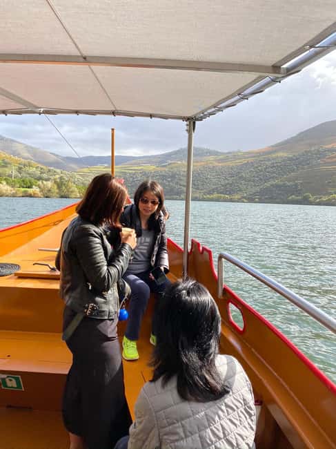 Porto: Douro Valley Wine Tour with Tastings, Lunch & Cruise - Pickup, Meeting Point, and Getting Ready in Porto
