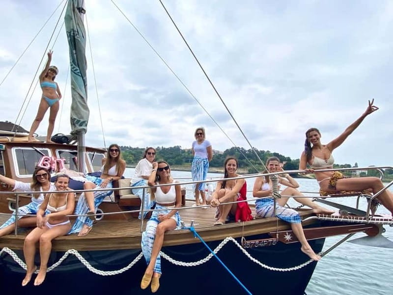 Porto: Exclusive Douro Cruise on a Classic Boat - What to Bring (So You Don’t Feel Uncomfortable)