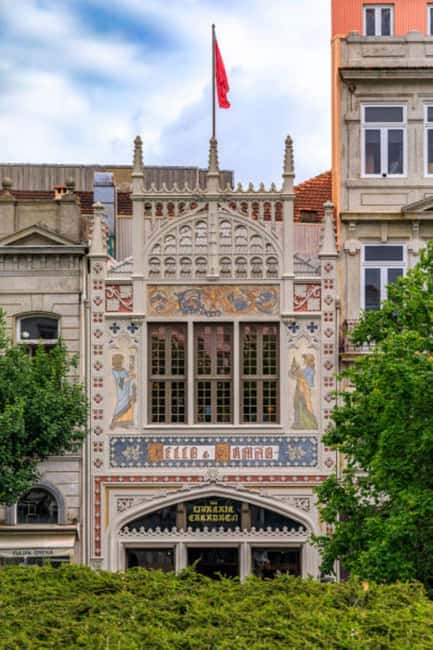 Porto: Gold Ticket Lello Bookstore + Douro River Cruise - Who This Porto Ticket Fits Best