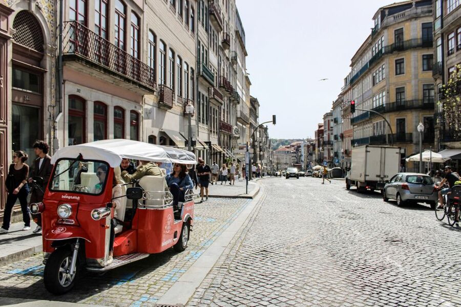 Porto: Guided Tour by Tuk-Tuk & Optional Douro River Cruise - Electric tuk-tuk Porto tour, the short time that adds up