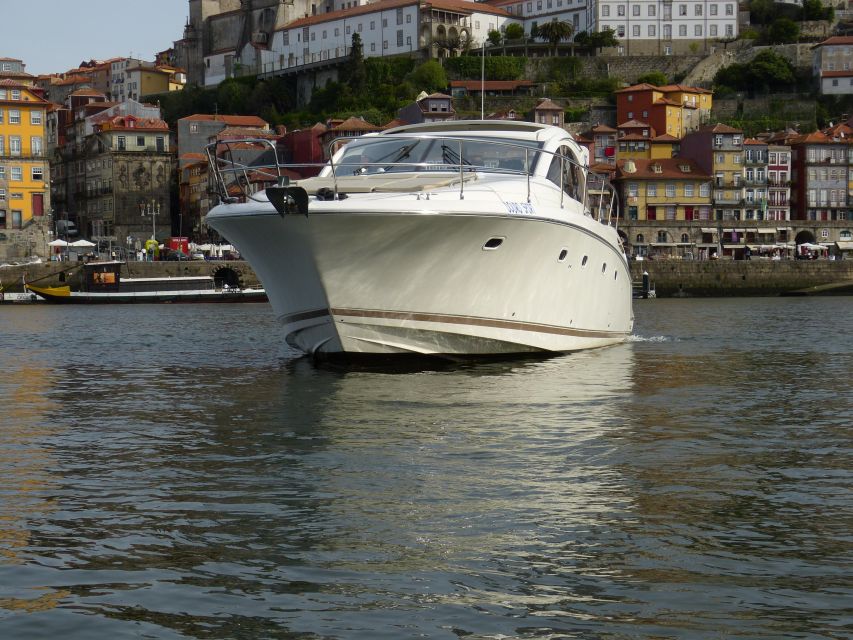 Porto: Passeio em iate privado no Douro com welcome drink - Ponte de São João and Ponte Maria Pia: bridge-hopping with style