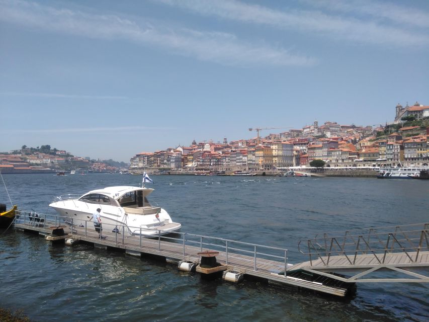 Porto: Passeio em iate privado no Douro com welcome drink - Ponte do Infante and Dom Luis Bridge: where Porto really clicks