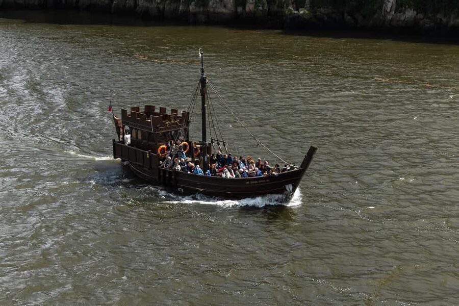 Porto: Pirate Ship Cruise on the Douro River - Small Group Comfort: Around 40 Passengers Makes a Difference
