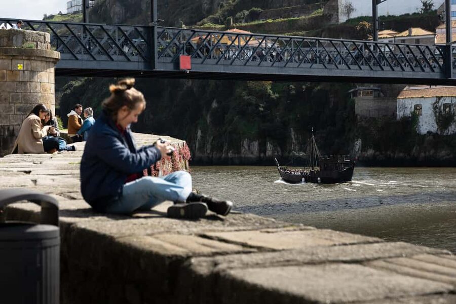 Porto: Pirate Ship Cruise on the Douro River - Staff and Service: Friendly Faces in Multiple Languages
