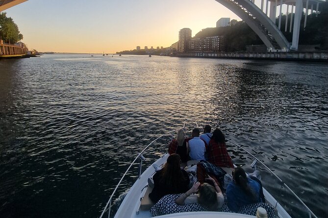 Porto: Private 6 bridges tour, Douro river with sunset option - The traditional monuments viewpoint: better than trying to guess angles
