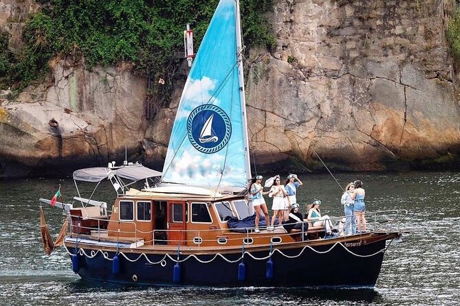 Porto: Private Classic Boat on the River Douro - Price for up to 10 people: where the value really comes from