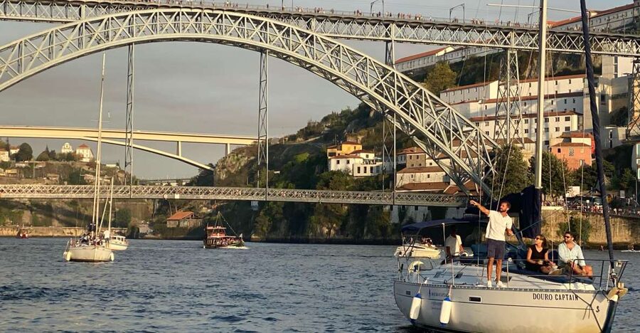 Porto: Private Douro River Charming Cruise w/wine tasting - The Dom Luis Bridge photo advantage from the water