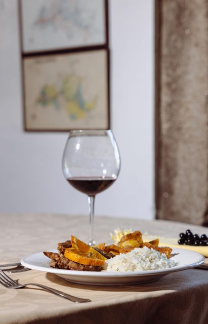 Porto: Private Douro Valley 4x4 Tour with Lunch - Family winery lunch and wine tasting with a real pairing