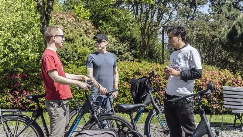 Porto Private E-Bike Tour: Douro River, Parks & Beaches - Foz beach stretch: Felgueiras Lighthouse, Homem do Leme, and Castelo do Queijo