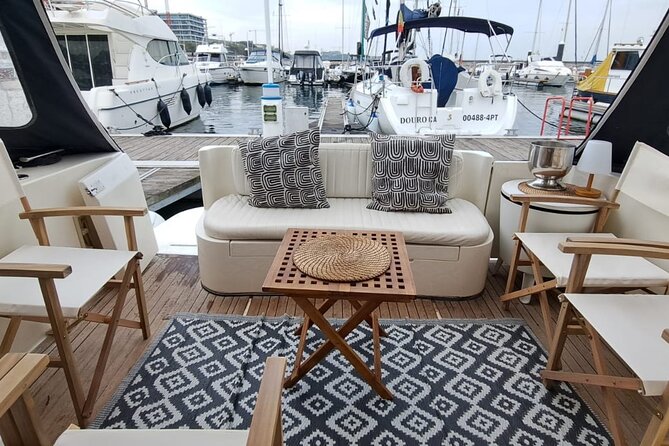 Porto: Private Tour on a Luxury Yacht on the Douro River - Luxury touches that actually matter during a 2-hour outing