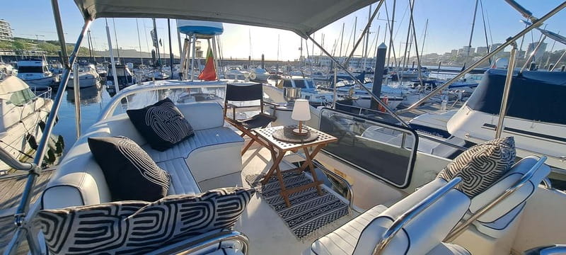 Porto: Private Yacht Tour on Douro River - up to 12 people - WiFi, welcome drink, and the onboard vibe that feels personal