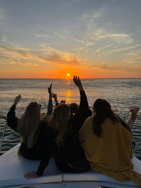 Porto: Small-Group Douro River Sunset Cruise with Drink - Key things to know before you go on the Douro at sunset