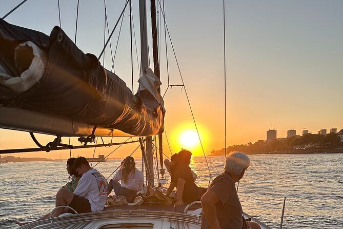 Porto Sunset River Cruise: Douro Magic at Dusk - A Small-Group Yacht Ride From Vila Nova de Gaia