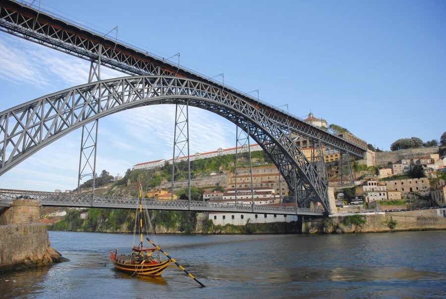 Porto: Tuk-Tuk Tour, Douro River Cruise, and Wine Tasting - The Next-Day Porto Walking Tour: Turning Sights into Stories