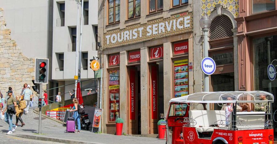 Porto: Tuk-Tuk Tour, Douro River Cruise, and Wine Tasting - The Douro River on a Rabelo: Six Bridges Cruise Timing and What You See