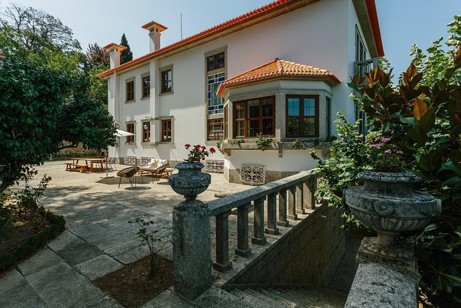 Premium Private Douro & Vinho Verde Tour: Wine Tastings & Lunch - Douro viewpoints and valley driving: the scenery stop that affects photos