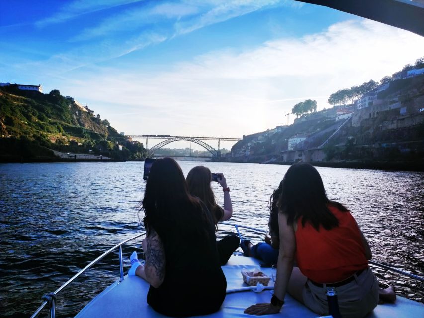 Private boat tour: 6 Bridges, Gondomar,Douro with Sunset Opt - Photo strategy: where to stand for the best bridge shots