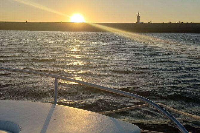 Private Boat Tour on the Douro River at Sunset - Private and small boat, so this works best for couples and tiny groups