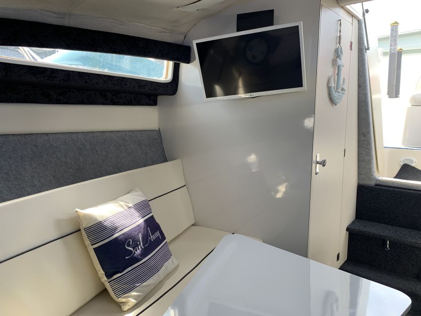 Private Cruise in Rio Douro - 2 hours - Up to 8 Passengers - Marina do Freixo Check-In and Your Boat Setup