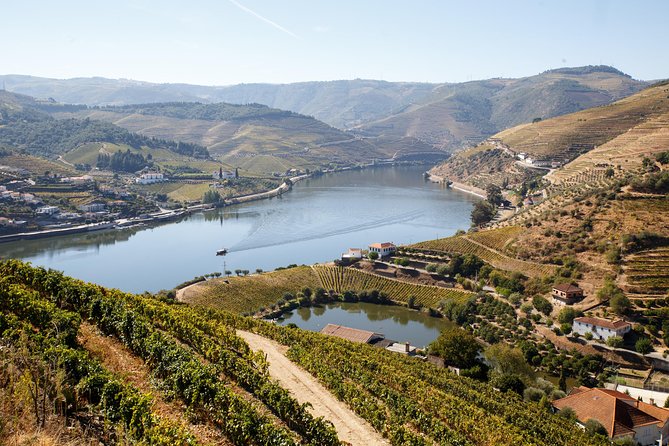 Private Douro 4x4 Adventure from Porto with Deluxe Pic nic - Why a private 4x4 Douro day from Porto feels different