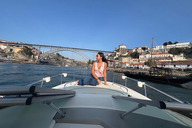 Private Douro navigation with local flavors - Local Flavors on Board: Sparkling Wine, Vinho Verde, and a Tasting Board
