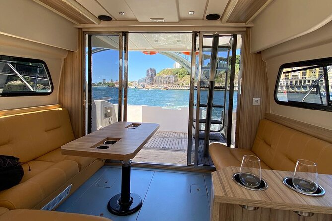 Private experience in the Douro (1 to 10 people) on a yacht just for you - Wi-Fi, bathroom, and onboard comfort: the basics that prevent little frustrations