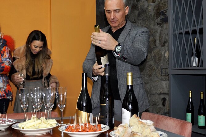 Private Tour from Porto : Douro Valley and Green Wines - Stop 1 in Lousada: Quinta Dona Dores Green Wine and Snacks