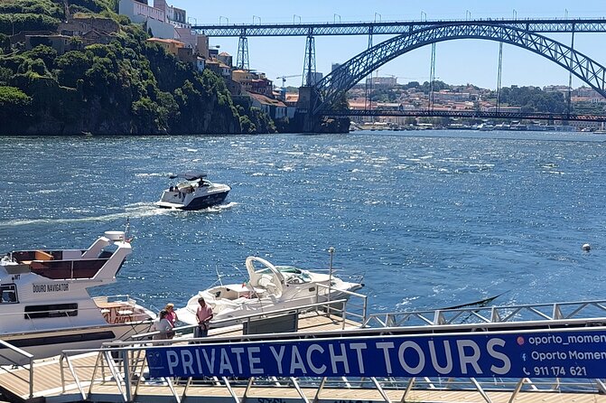 Private Tour in Douro, with tasting,on a Yacht for up to 5 People - Cabedelo Natural Reserve, Old Foz, and the Barra do Douro lighthouse view