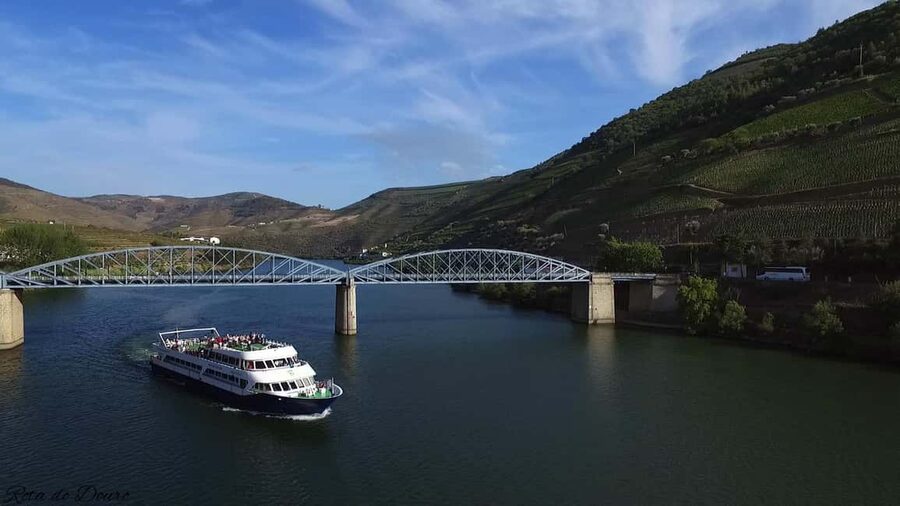 Régua to Pinhão - The Bagaúste Dam moment, 27 meters up