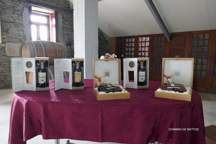 Régua: Wine tasting at a Quinta, traditional lunch, cruise, and train ride - São Leonardo de Galafura viewpoint: the Douro valley picture gets real