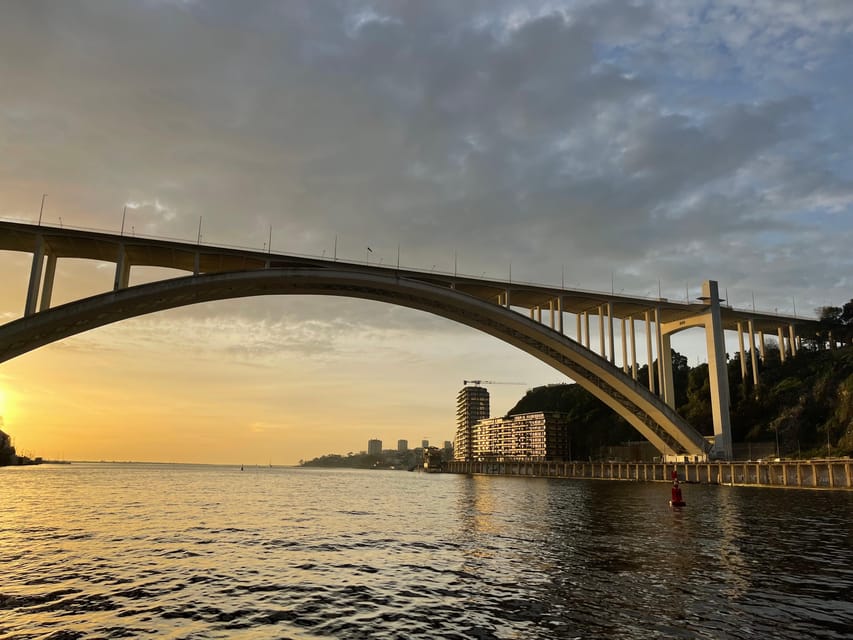 Six bridges yacht cruise on the Douro River in Porto - Starting at Marina da Afurada, then heading for the bridge spectacle