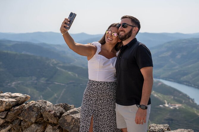Small Group Douro Valley Wine Tour with Lunch and Cruise - Estate lunch: Portuguese comfort with Douro DOC wine pairing