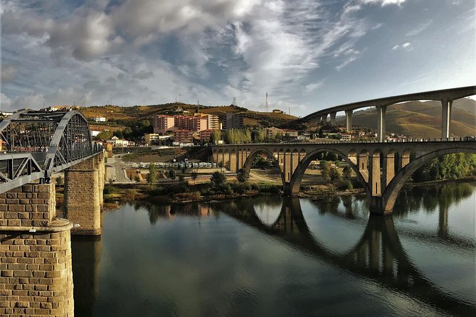 Taste the Douro - Vintage Experience - A 15 Minute Bridge Stop That Helps You Breathe Between Big Moments