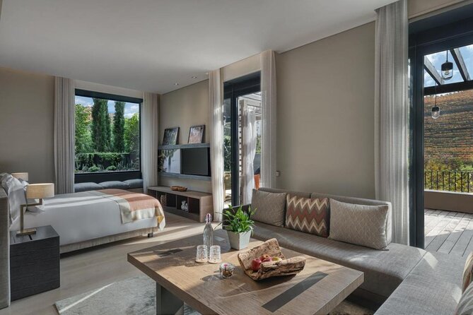 Transfer to Six Senses Douro Valley - Meeting point at the hotel: where you connect and what to prepare