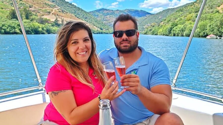 TUA, Ansiães: Boat Trip (Tua - Pinhão) + Lunch (Calça Curta) - Timing, Language, and Who This Fits Best